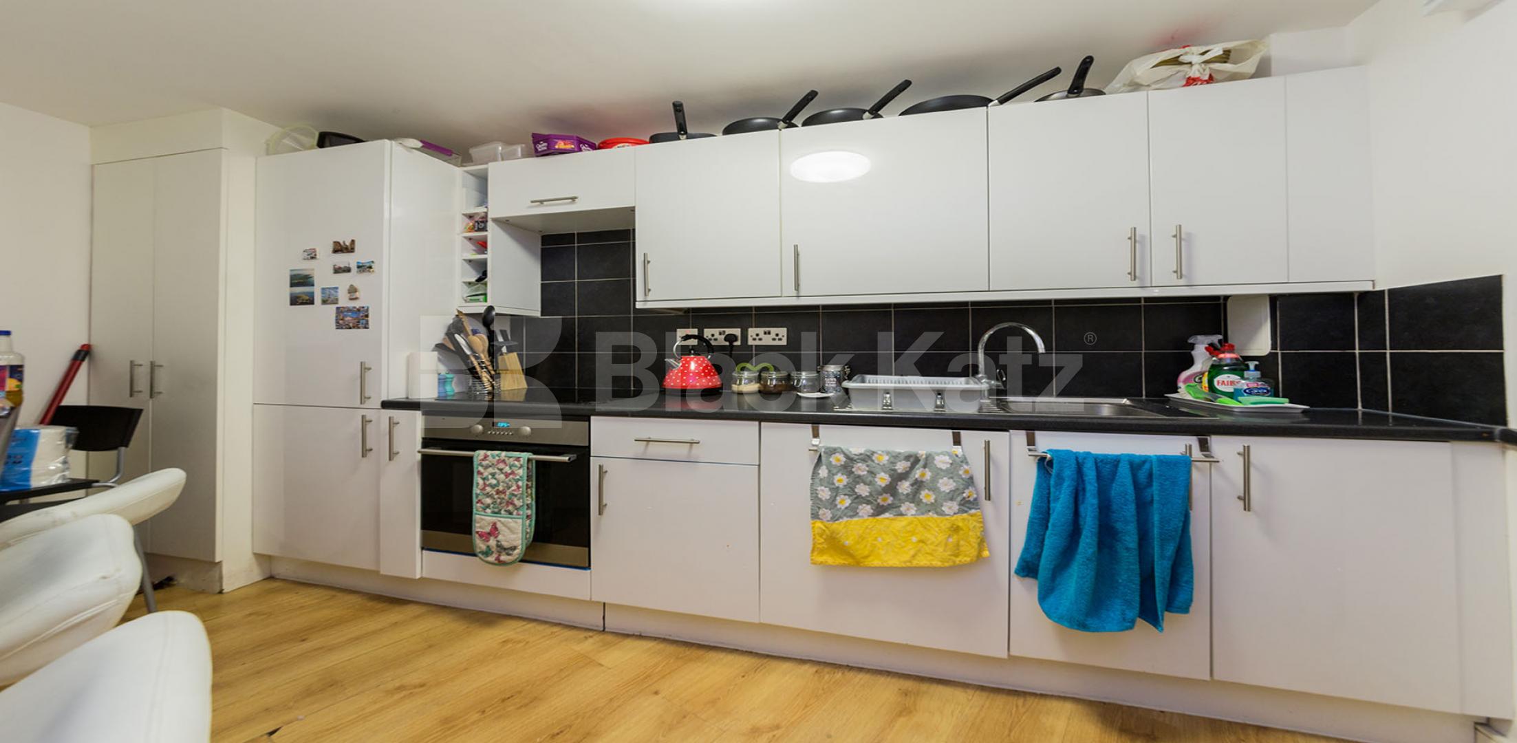 			3 Bedroom, 1 bath, 1 reception Apartment			 Criterion Mews, ARCHWAY N19
